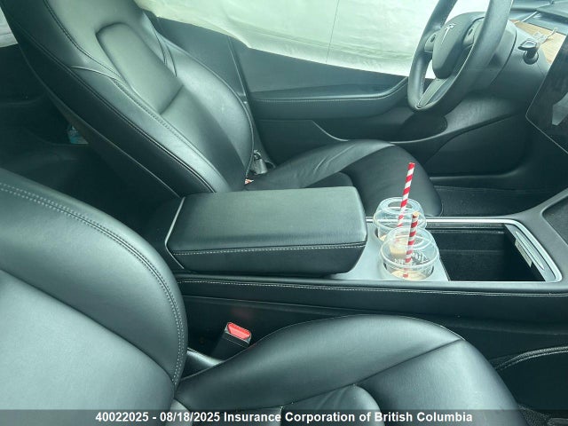5YJ3E1EA0MF051267 Tesla 2021