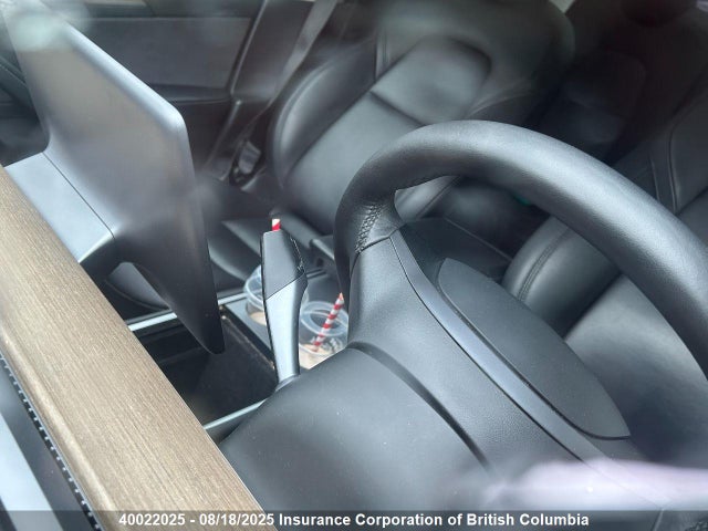 5YJ3E1EA0MF051267 Tesla 2021