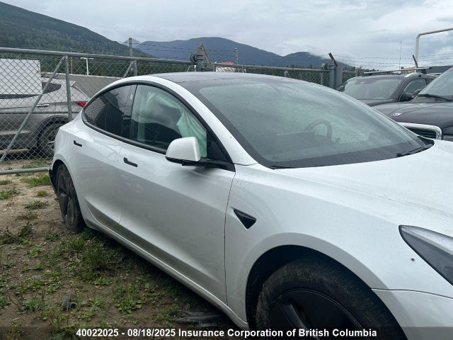 5YJ3E1EA0MF051267 Tesla 2021