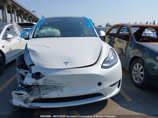 7SAYGDEE8NF542632 Tesla Model Y