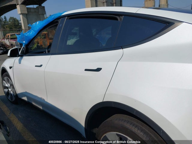 7SAYGDEE8NF542632 Tesla Model Y