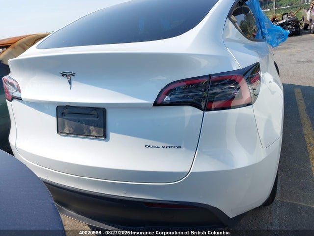 7SAYGDEE8NF542632 Tesla Model Y