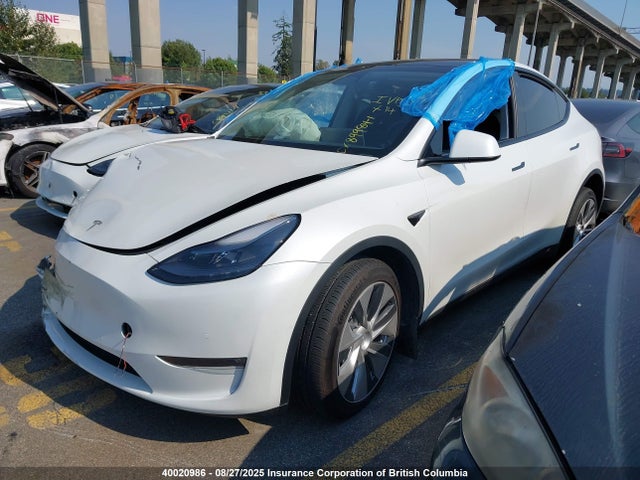 7SAYGDEE8NF542632 Tesla Model Y