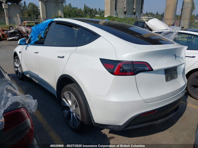 7SAYGDEE8NF542632 Tesla Model Y
