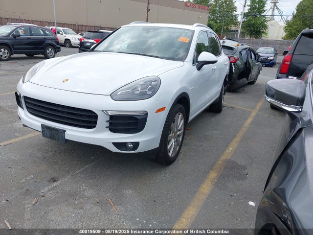 Porsche 2016 2016 WP1AE2A22GLA17388 Image 2