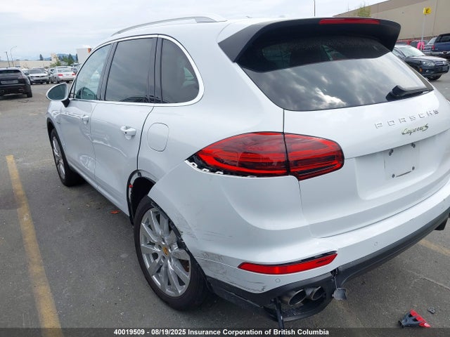 Porsche 2016 2016 WP1AE2A22GLA17388 Image 3