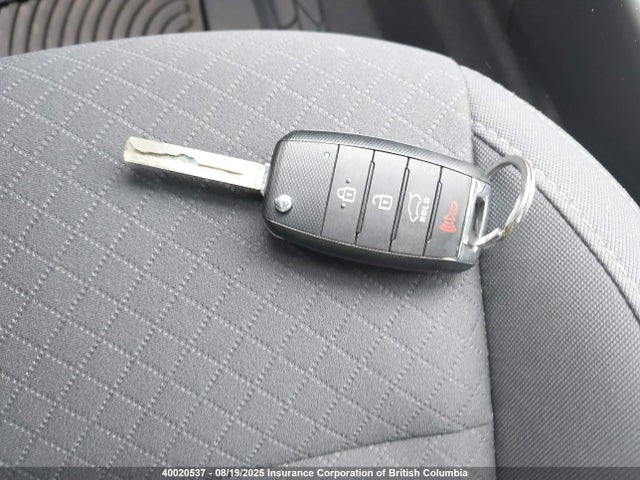 5XYPG4A31HG310528 KIA 2017