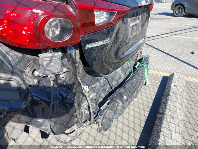 3MZBN1W30JM214239 Mazda py