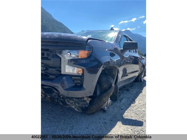Chevrolet l84 2024 3GCUDAED8RG364313 Image 2