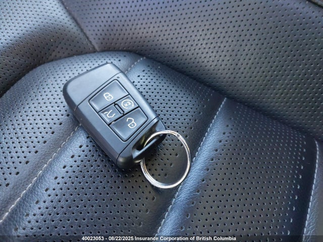 Volkswagen 2018 2018 1V2MR2CA8JC568180 Image 11