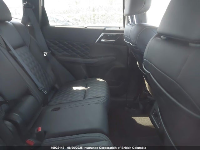 JA4J4WA81RZ618687 Mitsubishi Outlander