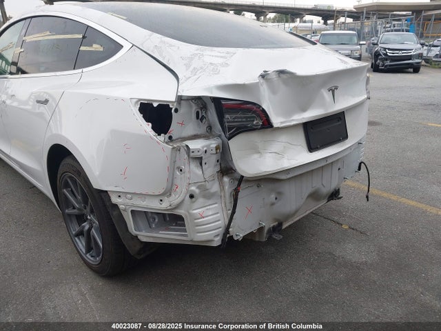 5YJ3E1EA6LF627703 Tesla MODEL 3