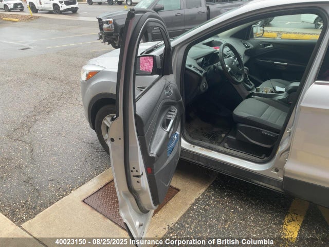 1FMCU9G9XFUB85181 Ford Escape