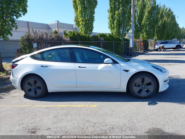 5YJ3E1EA2MF048872 Tesla MODEL 3