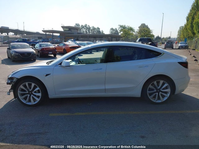 5YJ3E1EA7LF626169 Tesla 2020