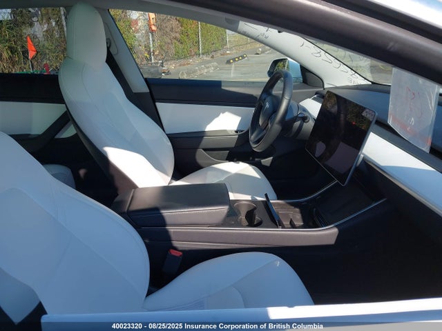 5YJ3E1EA7LF626169 Tesla 2020
