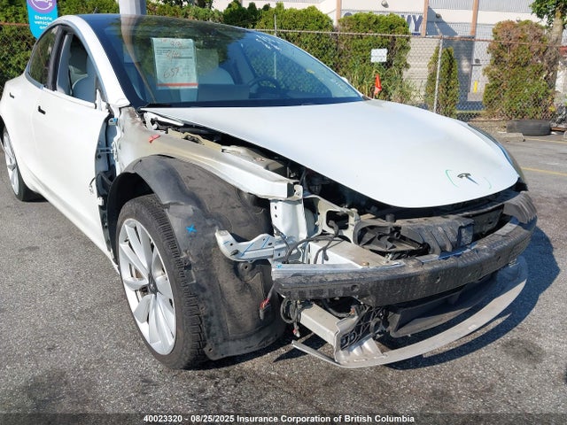 5YJ3E1EA7LF626169 Tesla 2020