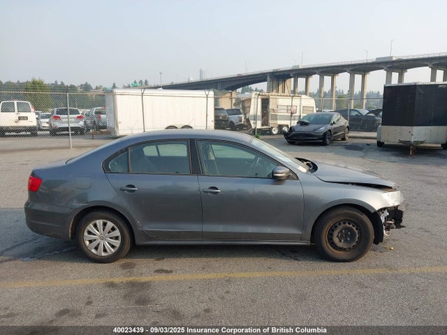 3VW2K7AJ8EM357933 Volkswagen Jetta
