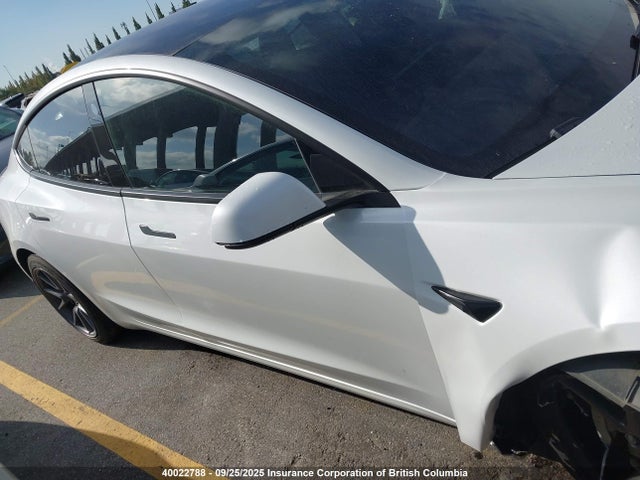 5YJ3E1EA1MF001784 Tesla 2021