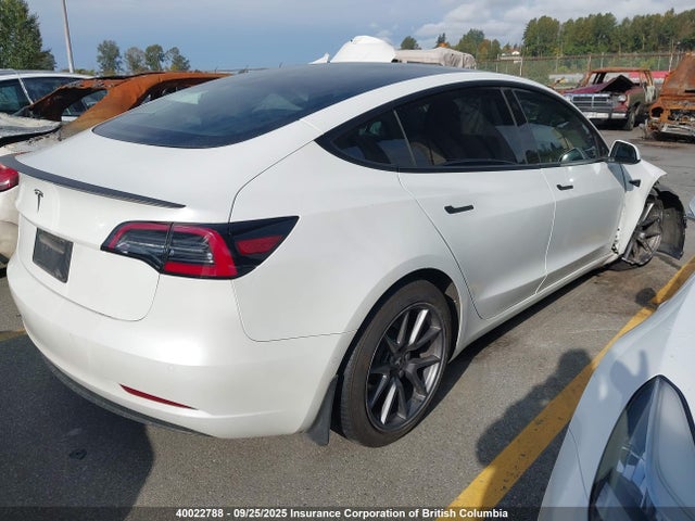 5YJ3E1EA1MF001784 Tesla 2021