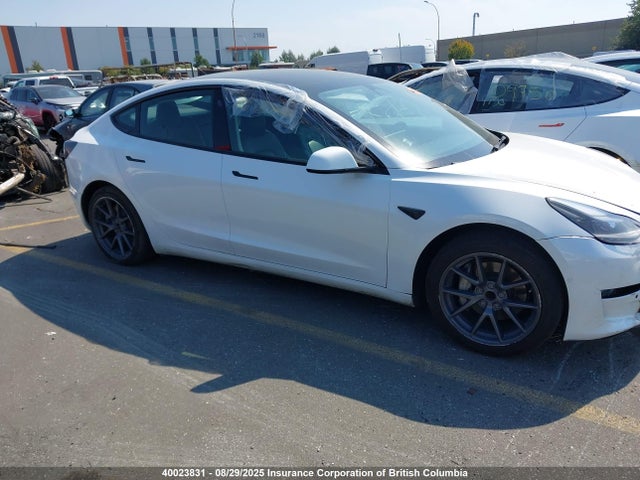 5YJ3E1EA6NF173746 Tesla MODEL 3