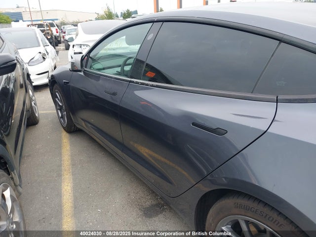 5YJ3E1EA7NF221318 Tesla MODEL 3