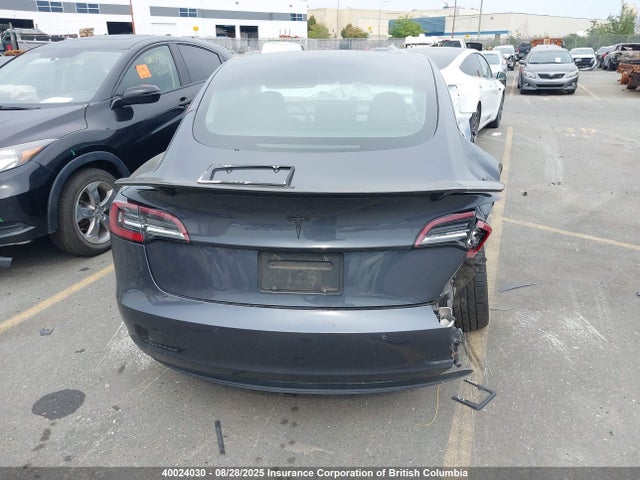 5YJ3E1EA7NF221318 Tesla MODEL 3
