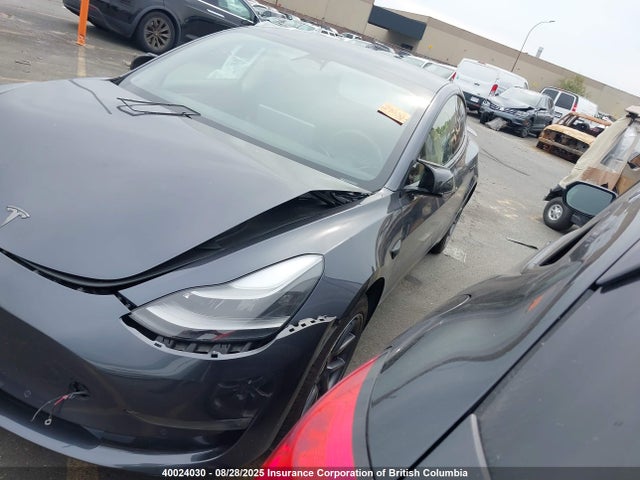 5YJ3E1EA7NF221318 Tesla MODEL 3