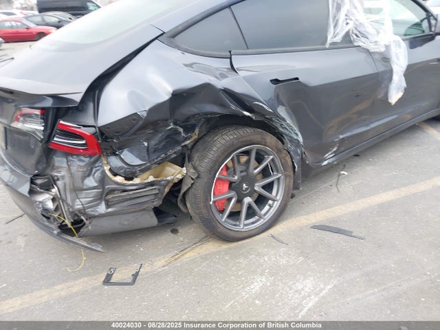 5YJ3E1EA7NF221318 Tesla MODEL 3