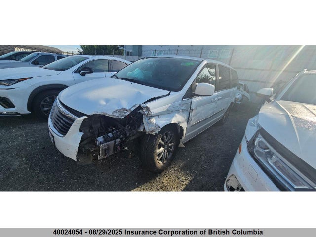 2C4RC1HG0FR561626 Chrysler Town and Country
