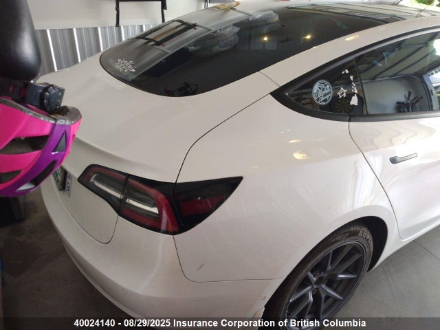 Tesla MODEL 3 2021 5YJ3E1EA5MF985215 Image 4