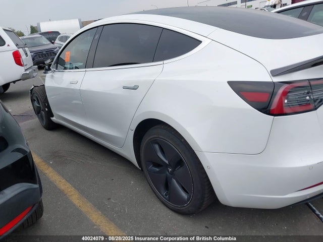 5YJ3E1EA3KF520011 Tesla MODEL 3