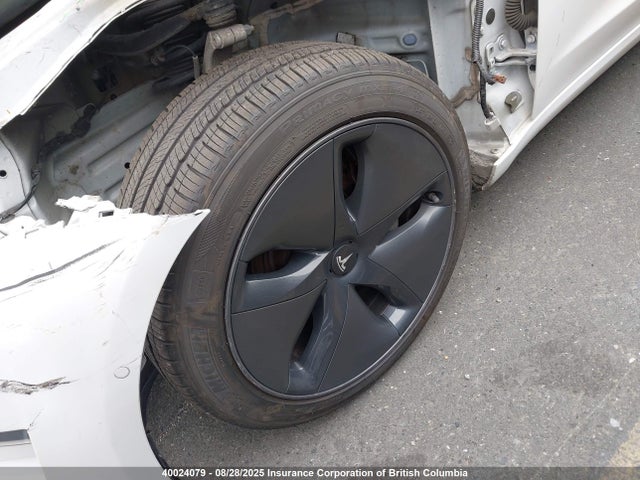 5YJ3E1EA3KF520011 Tesla MODEL 3