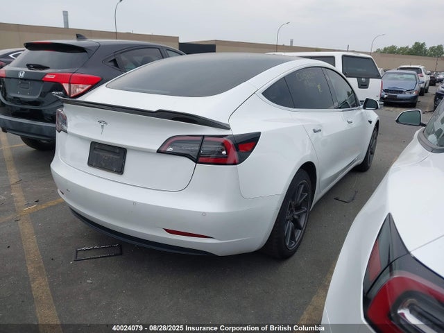 5YJ3E1EA3KF520011 Tesla MODEL 3