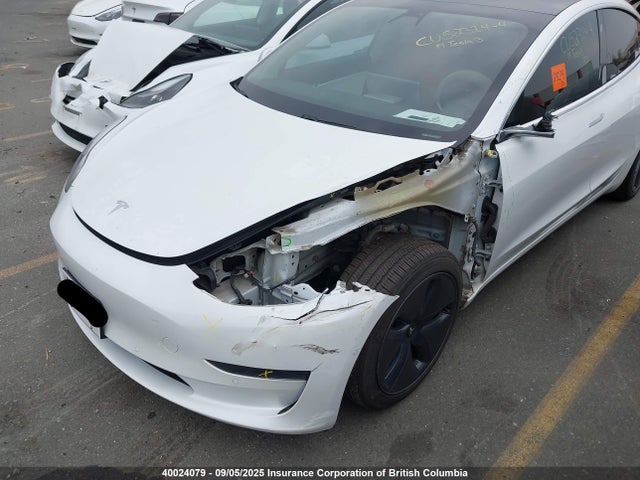 5YJ3E1EA3KF520011 Tesla MODEL 3