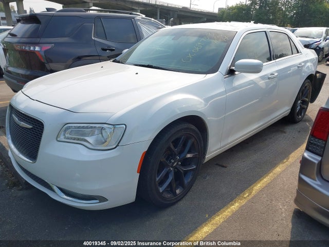 Chrysler 300 2017 2C3CCAAG0HH621577 Image 2