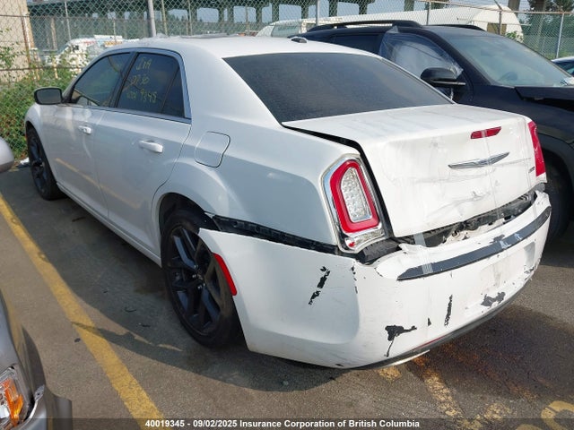 Chrysler 300 2017 2C3CCAAG0HH621577 Image 3