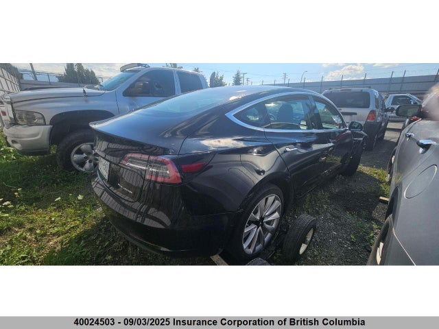 5YJ3E1EB7JF109637 Tesla MODEL 3