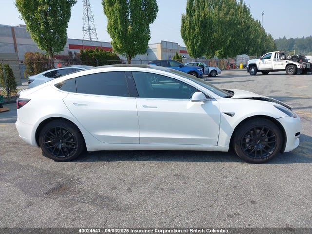 5YJ3E1EA5LF715948 Tesla MODEL 3