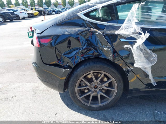 5YJ3E1EA7KF324119 Tesla MODEL 3