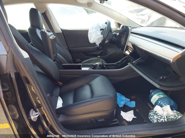 5YJ3E1EA7KF324119 Tesla MODEL 3