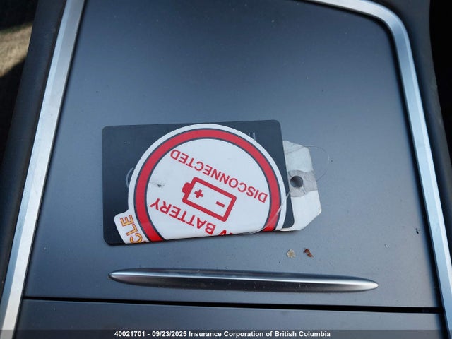 Tesla Model Y 2024 7SAYGDED4RF990704 Image 11