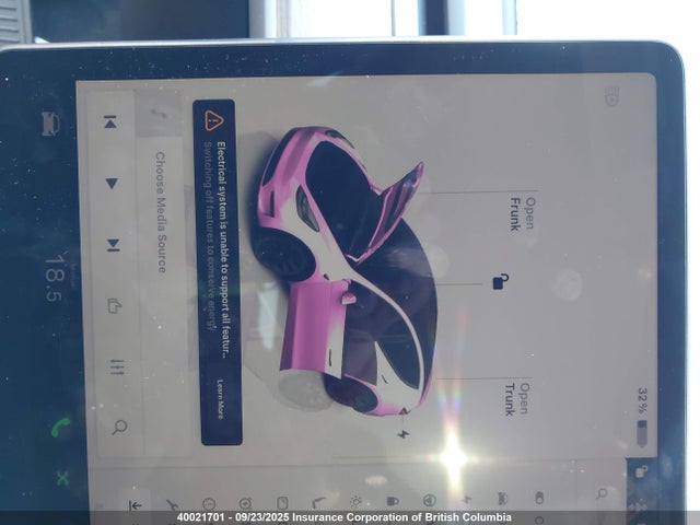 Tesla Model Y 2024 7SAYGDED4RF990704 Image 7