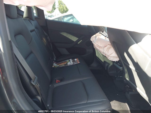 Tesla Model Y 2024 7SAYGDED4RF990704 Image 8