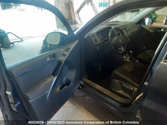 WVGJV7AX2FW577222 Volkswagen Tiguan