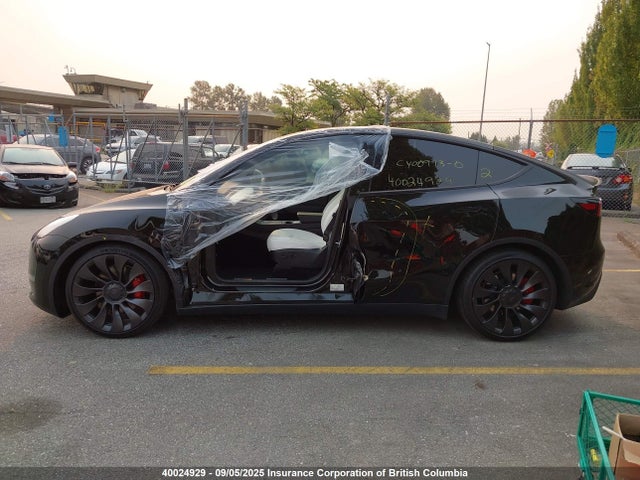 7SAYGDEFXRF093310 Tesla Model Y