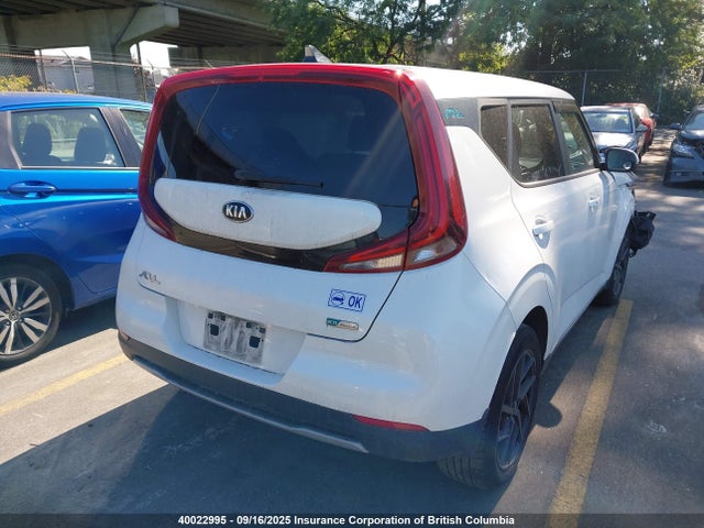 KIA 2021 2021 KNDJ23A20M7019791 Image 4