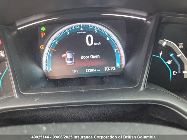 Honda Civic 2018 2HGFC2F57JH042521 Image 27