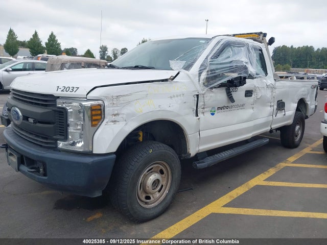 Ford 2018 2018 1FT7X2B62JEC71721 Image 2