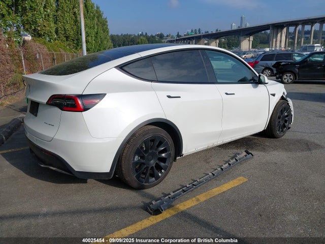 5YJYGDEE8MF140136 Tesla Model Y